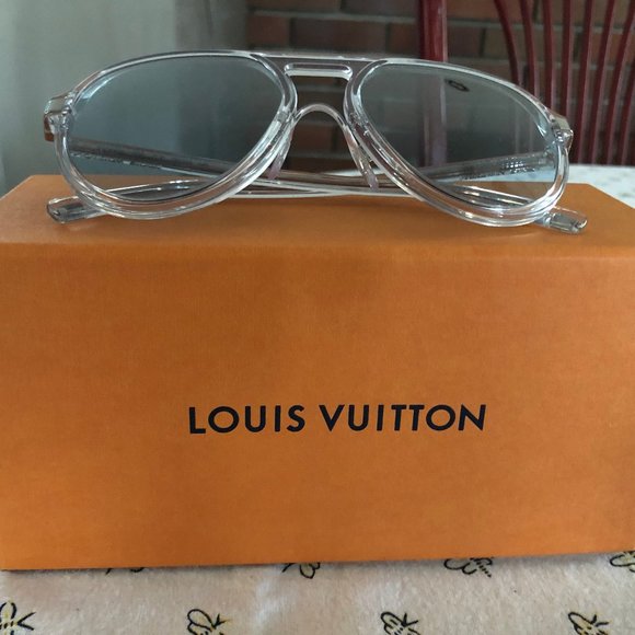 Louis Vuitton Sun Glasses - Picture 1 of 5